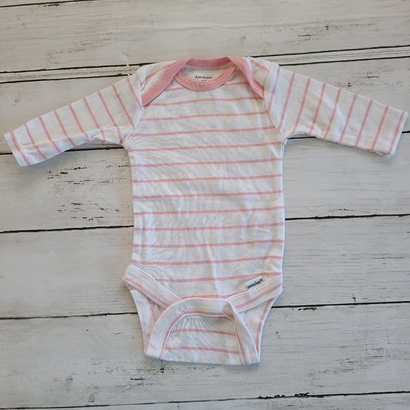 ♡ 5/$20 - Gerber Girl's White Pink Stripped Long Sleeve Bodysuit 0-3mo. - Picture 2 of 7